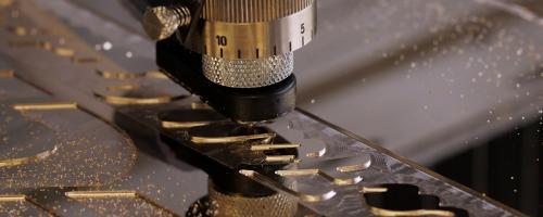 Engrave large letters and logo with ISx000