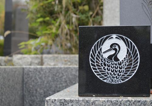 Outdoor funeral stone engraving with a stone engraving machine